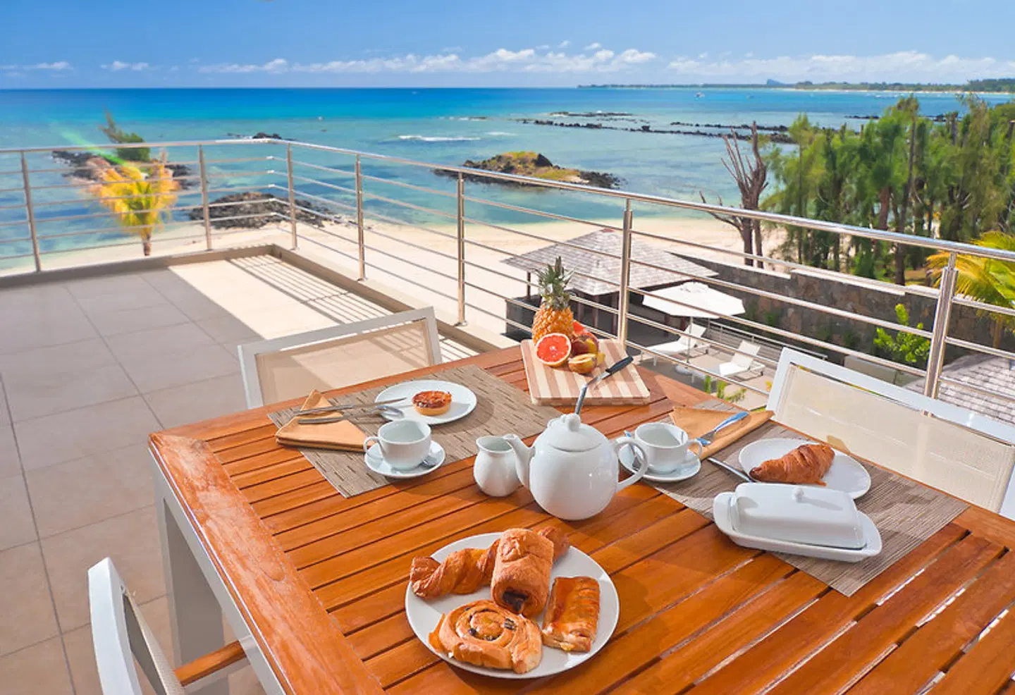 Bon Azur Beachfront Suites & Penthouses by LOV Terrasse