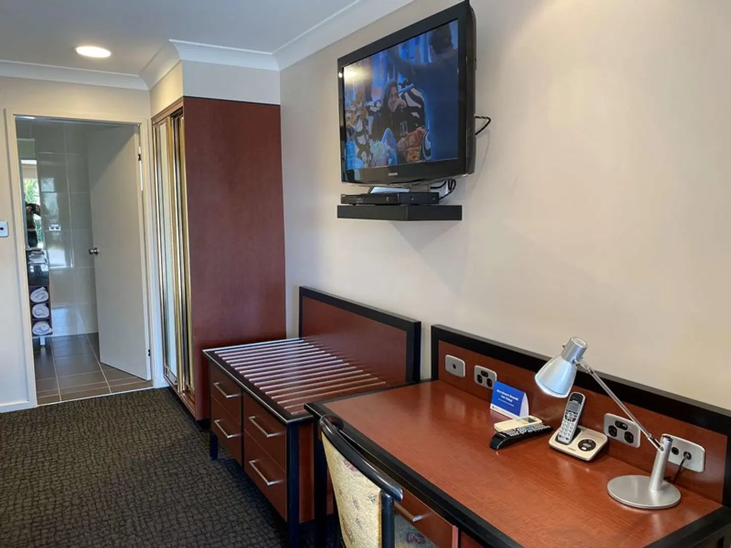 Best Western Plus All Settlers Motor Inn ROOM_EXAMPLE