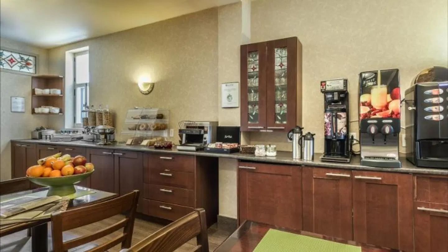 Chateau Bellevue Bar
