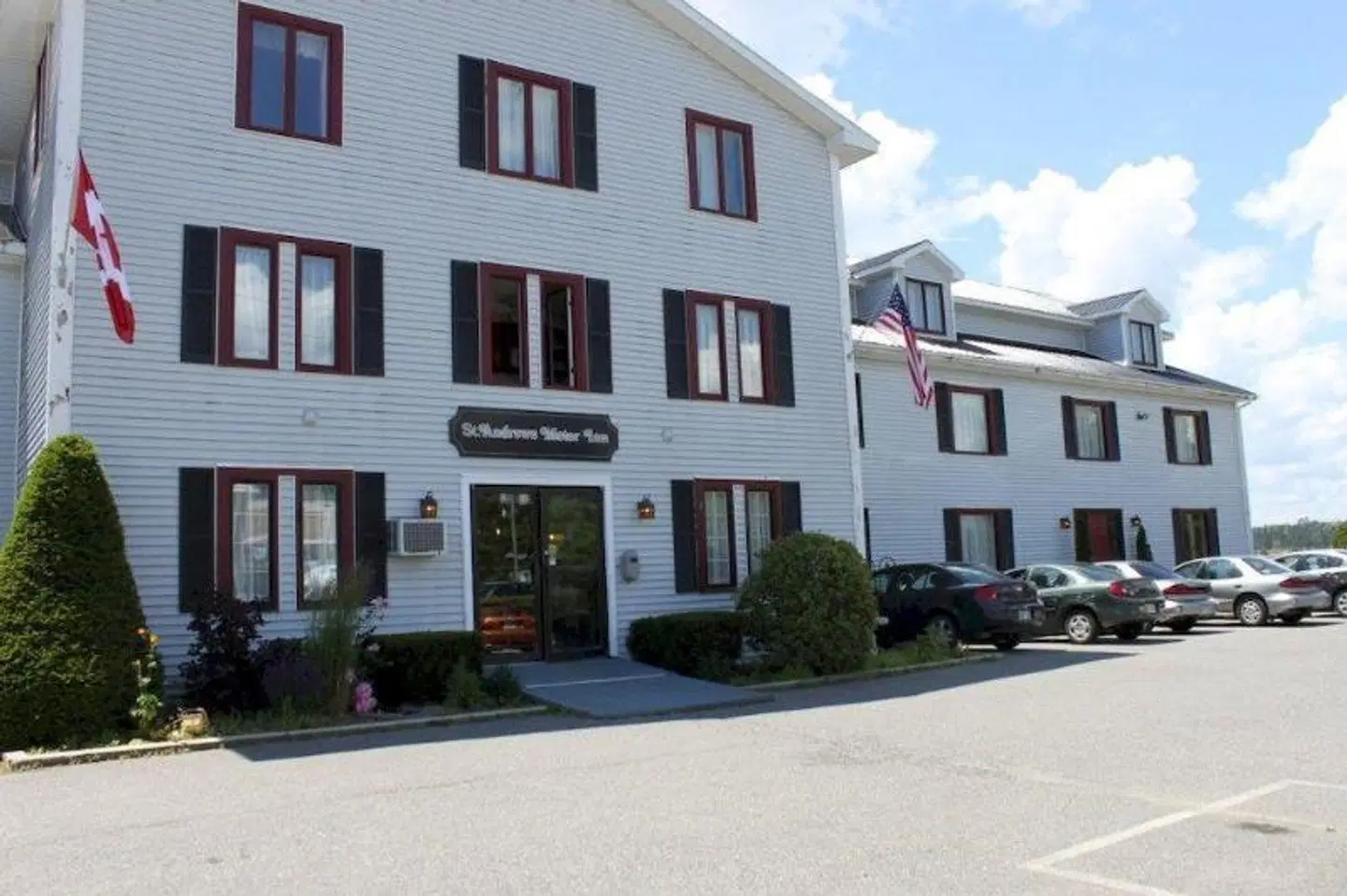 St Andrews Inn & Suites EXTERIOR
