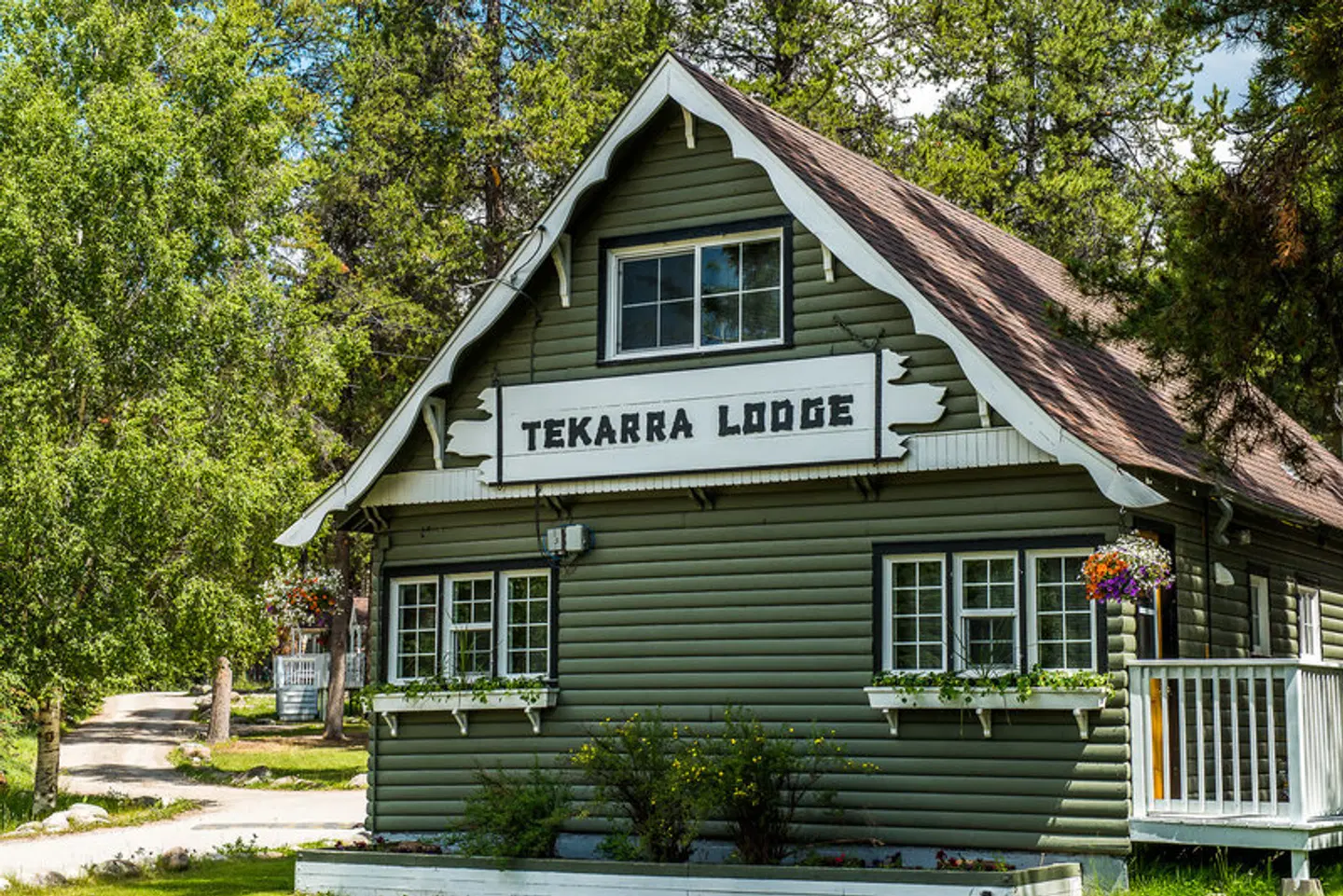 TEKARRA LODGE BY COAST HOTELS EXTERIOR