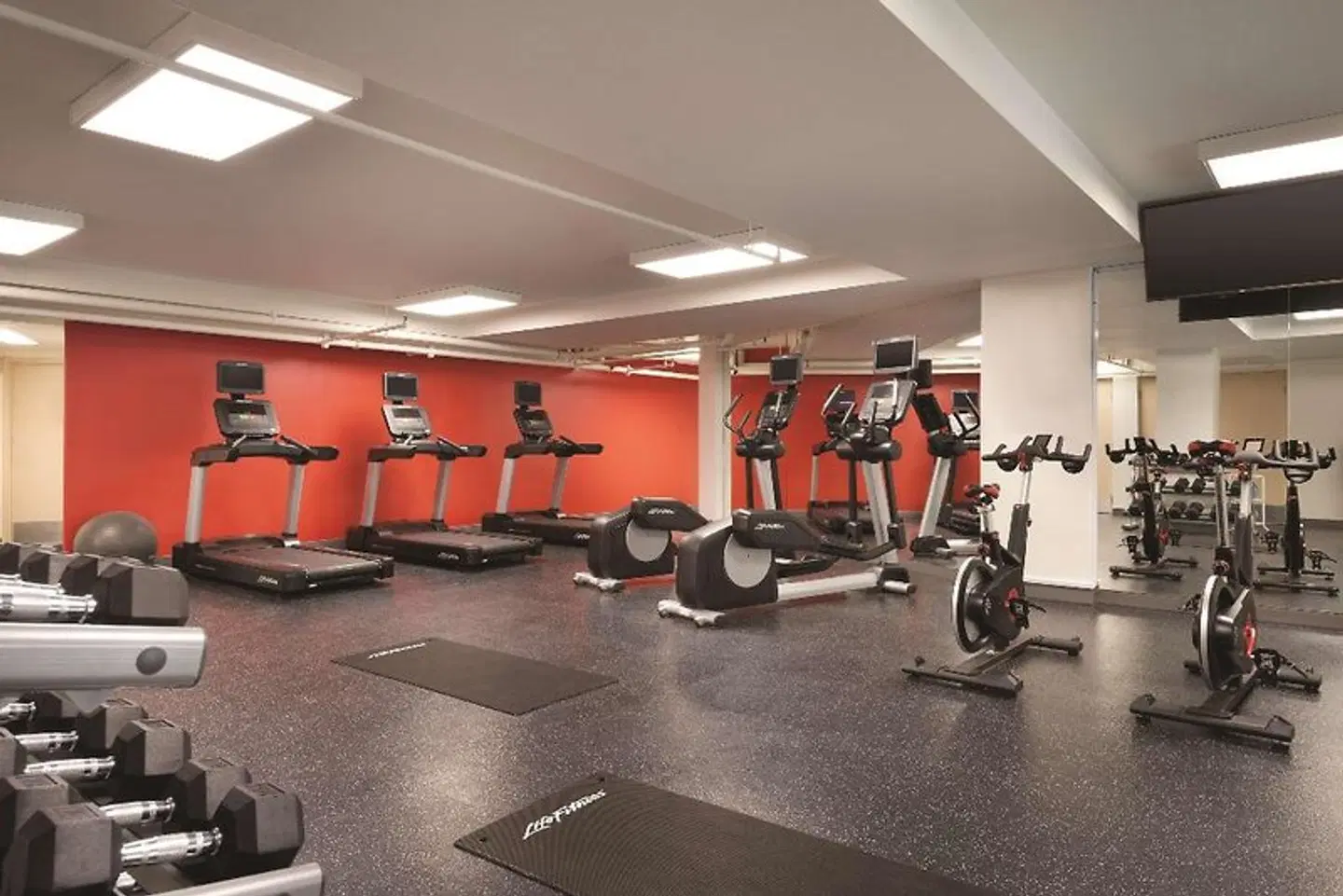 Radisson Hotel Vancouver Airport SPORTS_AND_LEISURE