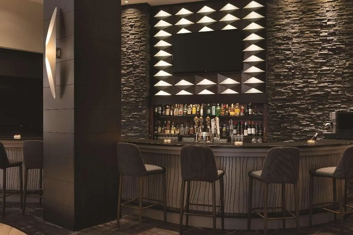 Radisson Hotel Vancouver Airport Bar
