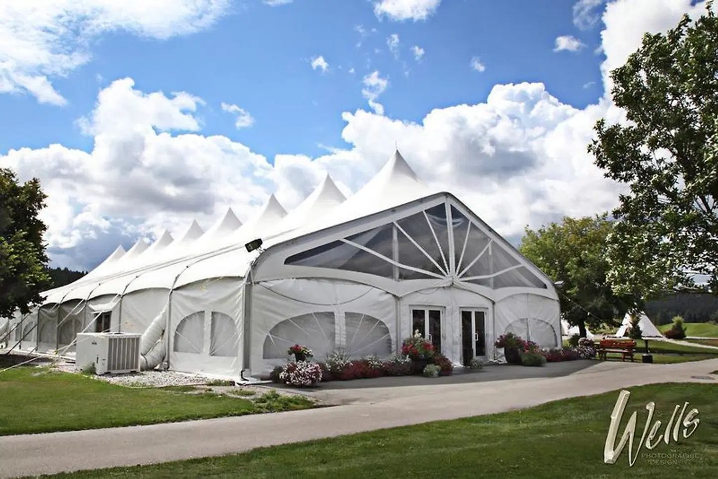 St. Eugene Golf Resort Casino EXTERIOR