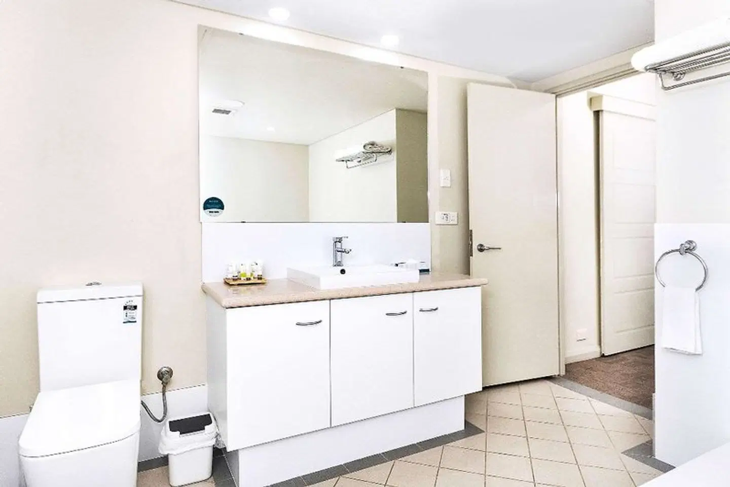 Quality Resort Sorrento Beach Badezimmer