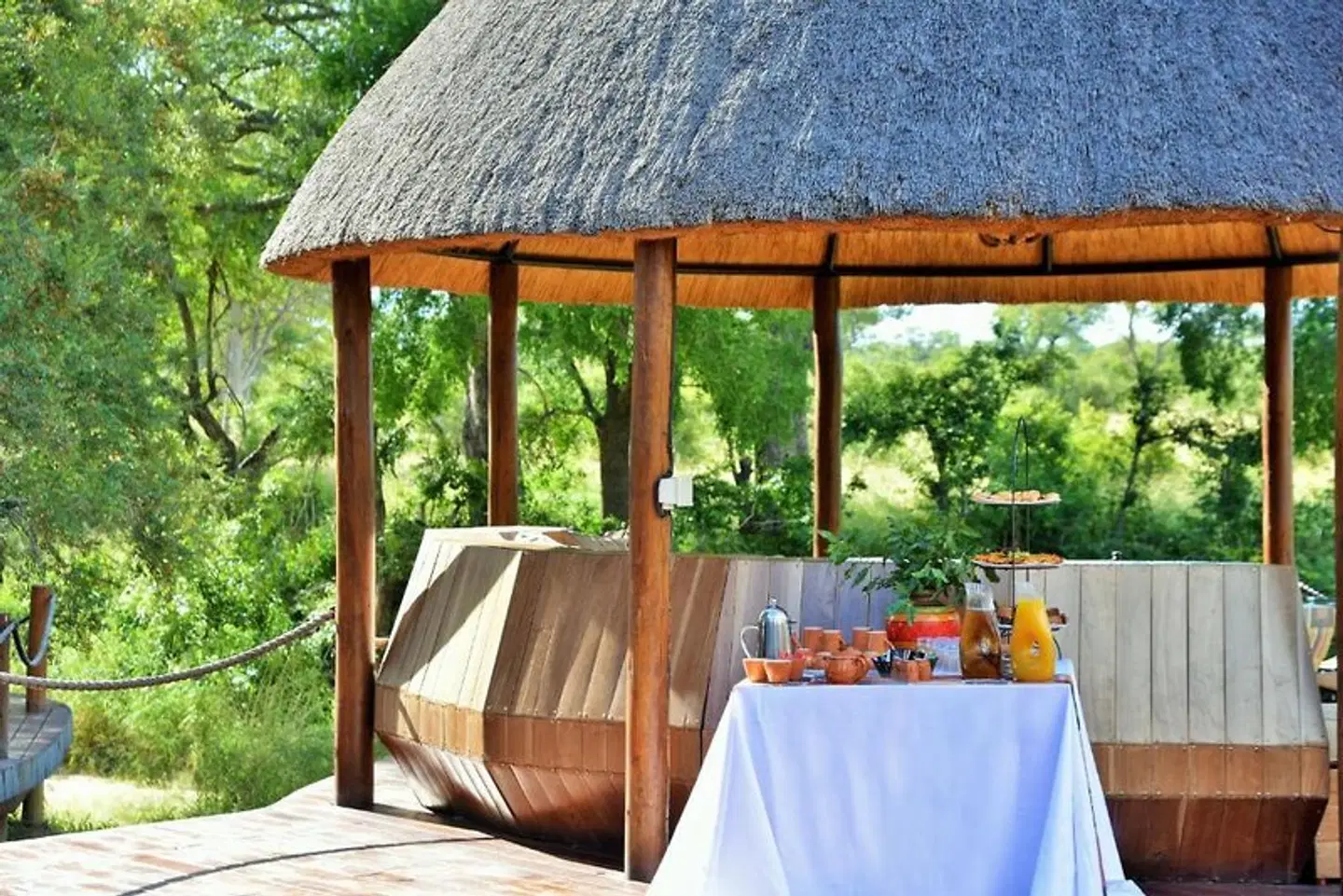 Hoyo Hoyo Safari Lodge Terrasse