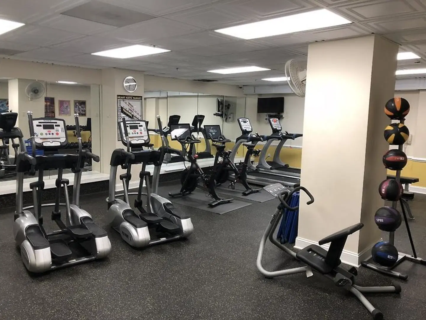 Francis Marion Hotel SPORTS_AND_LEISURE