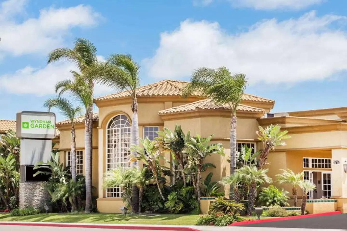 Wyndham Garden San Diego EXTERIOR