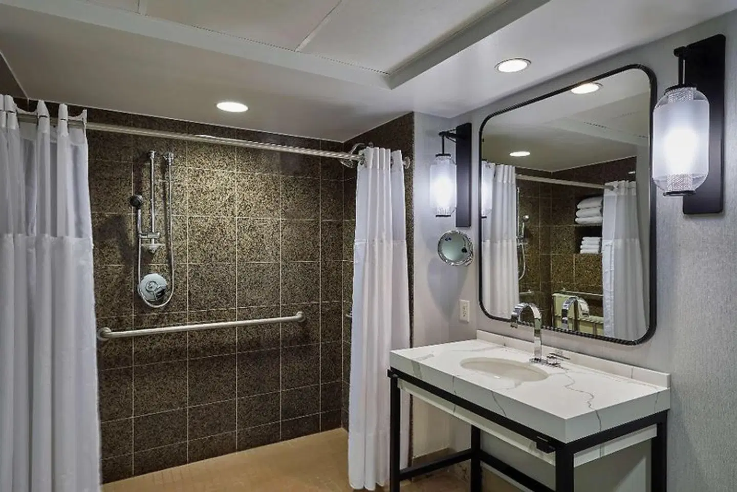 Loews Hotel 1000 Badezimmer