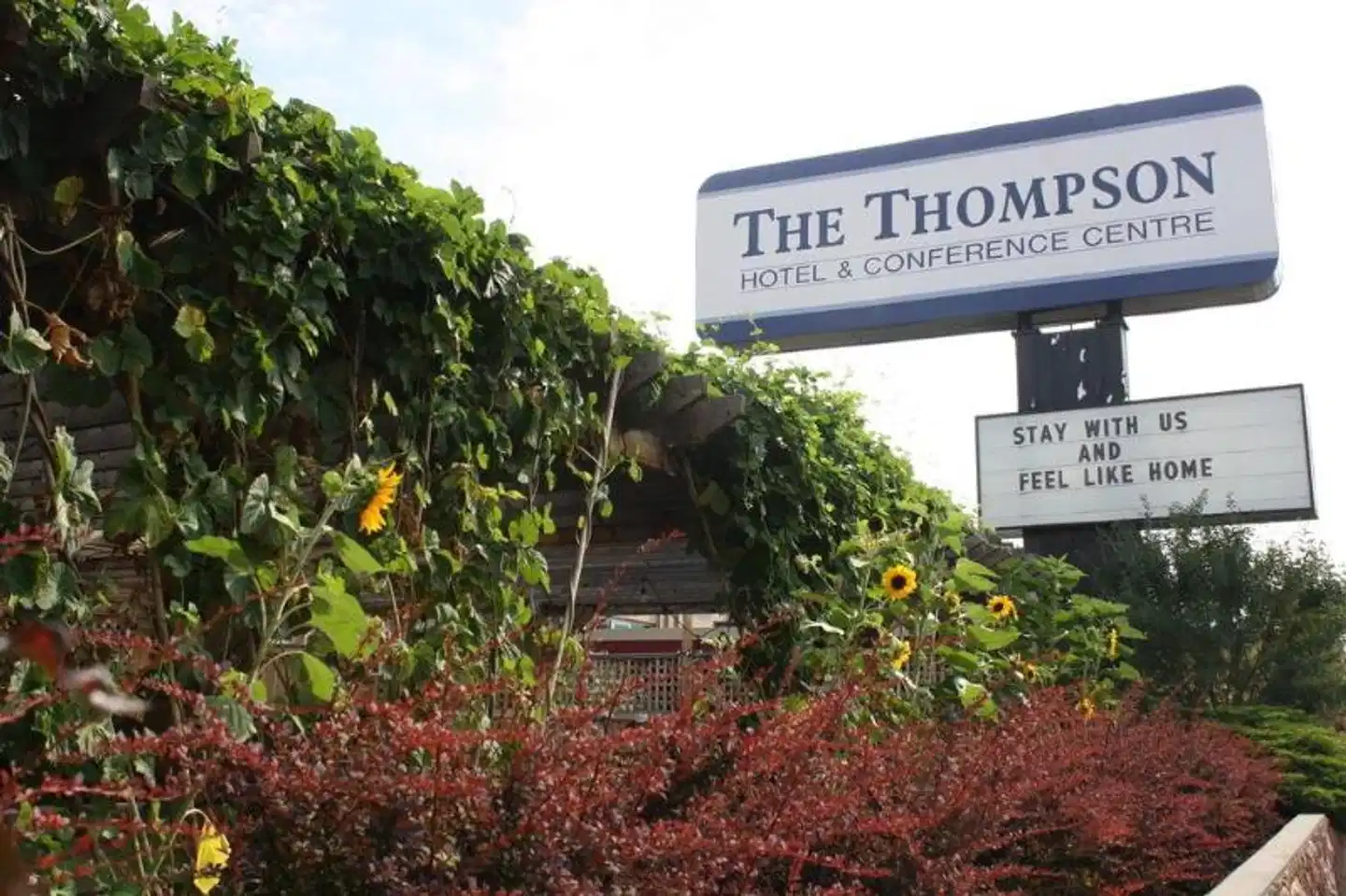 The Thompson Hotel & Conference Centre Aussenansicht