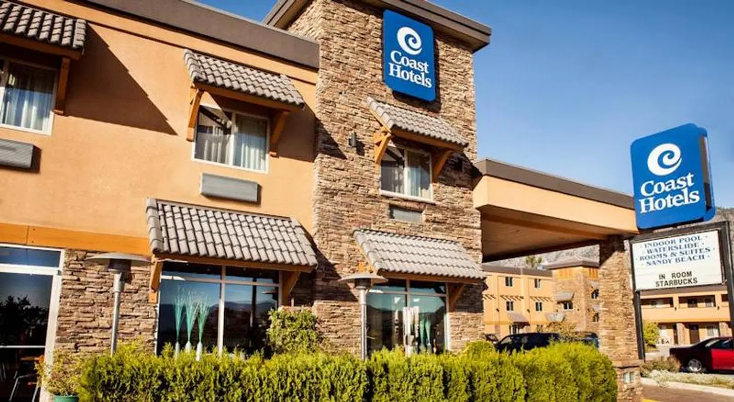 Coast Osoyoos Beach Hotel EXTERIOR