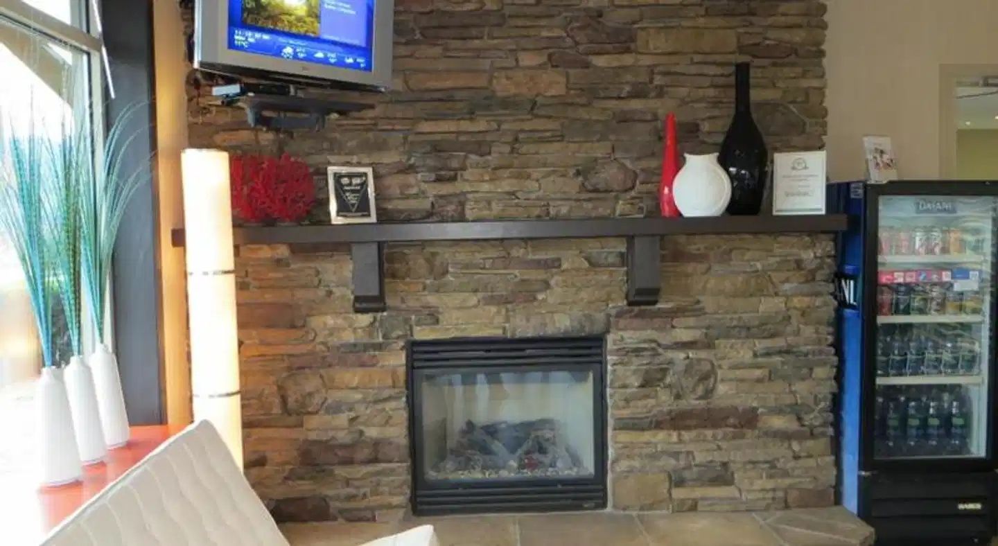 Coast Osoyoos Beach Hotel Lobby