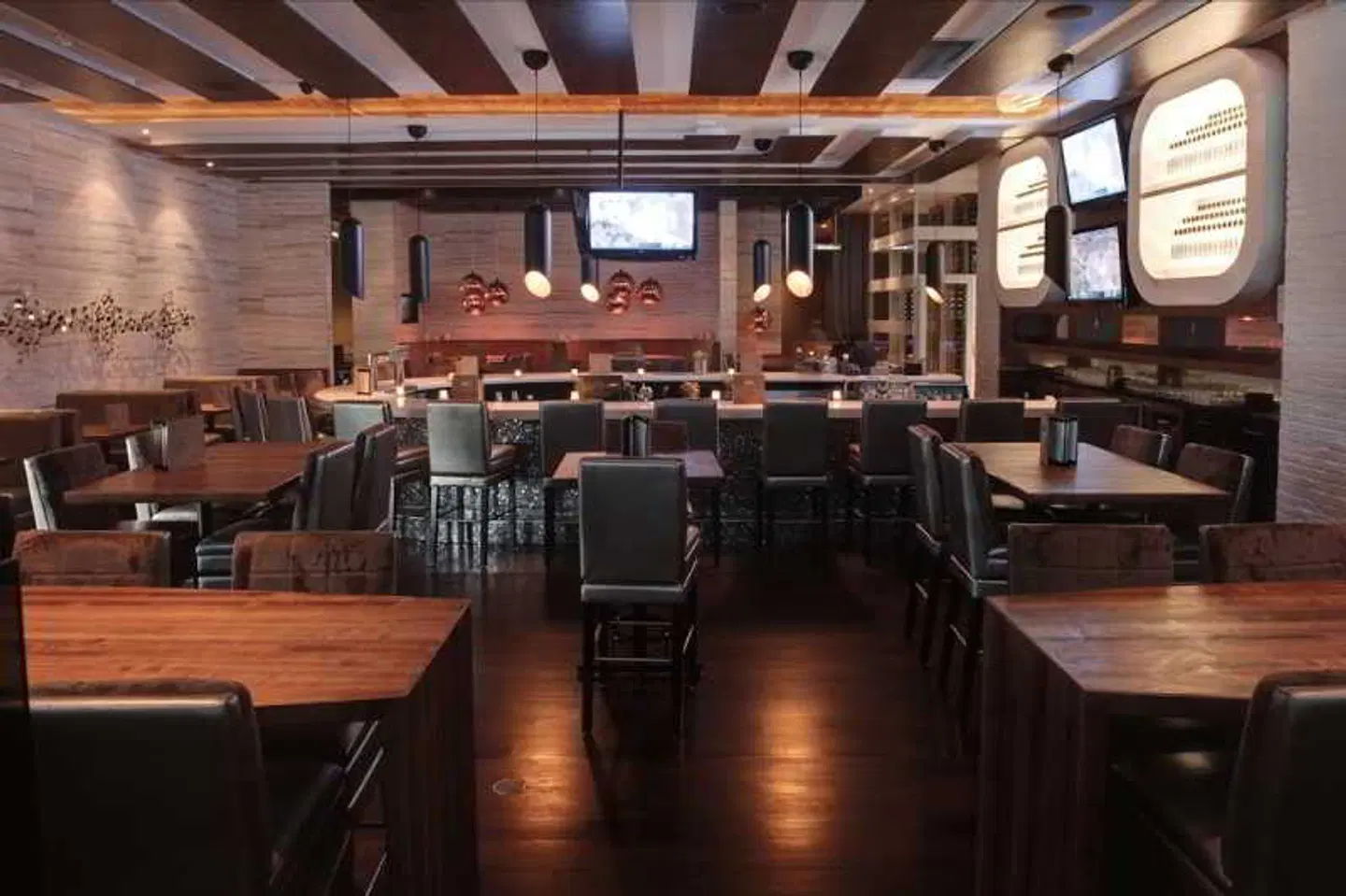 Sandman Hotel & Suites Kelowna Bar