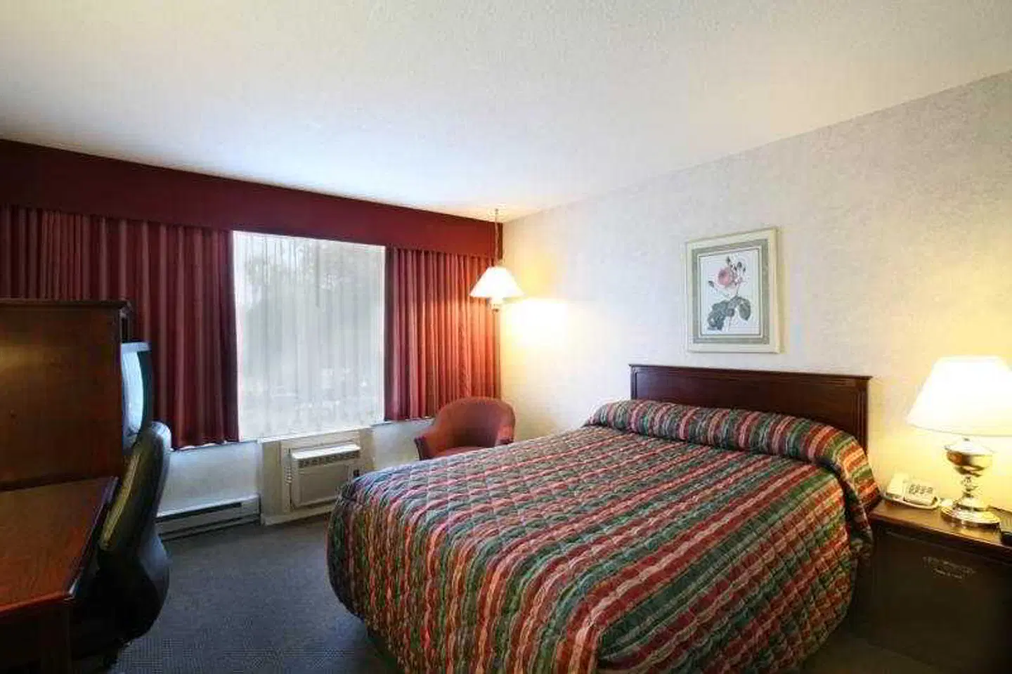 Sandman Hotel & Suites Kelowna ROOM_EXAMPLE