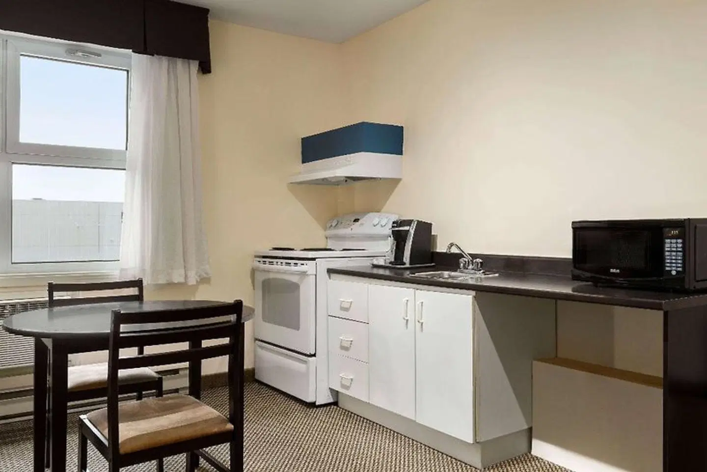Days Inn by Wyndham Trois-Rivieres ROOM_EXAMPLE