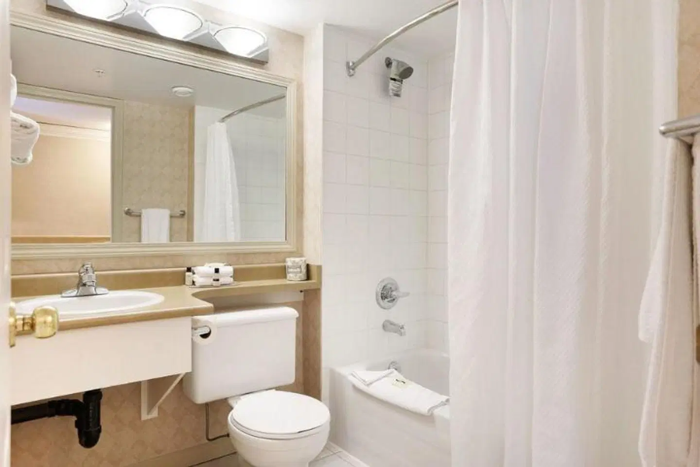 Sandman Hotel Vancouver Airport Badezimmer