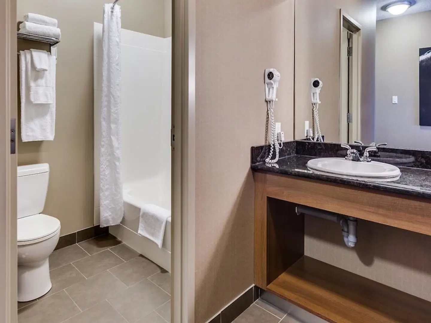 Heritage Inn Hotel & Convention Centre - Pincher Creek Badezimmer