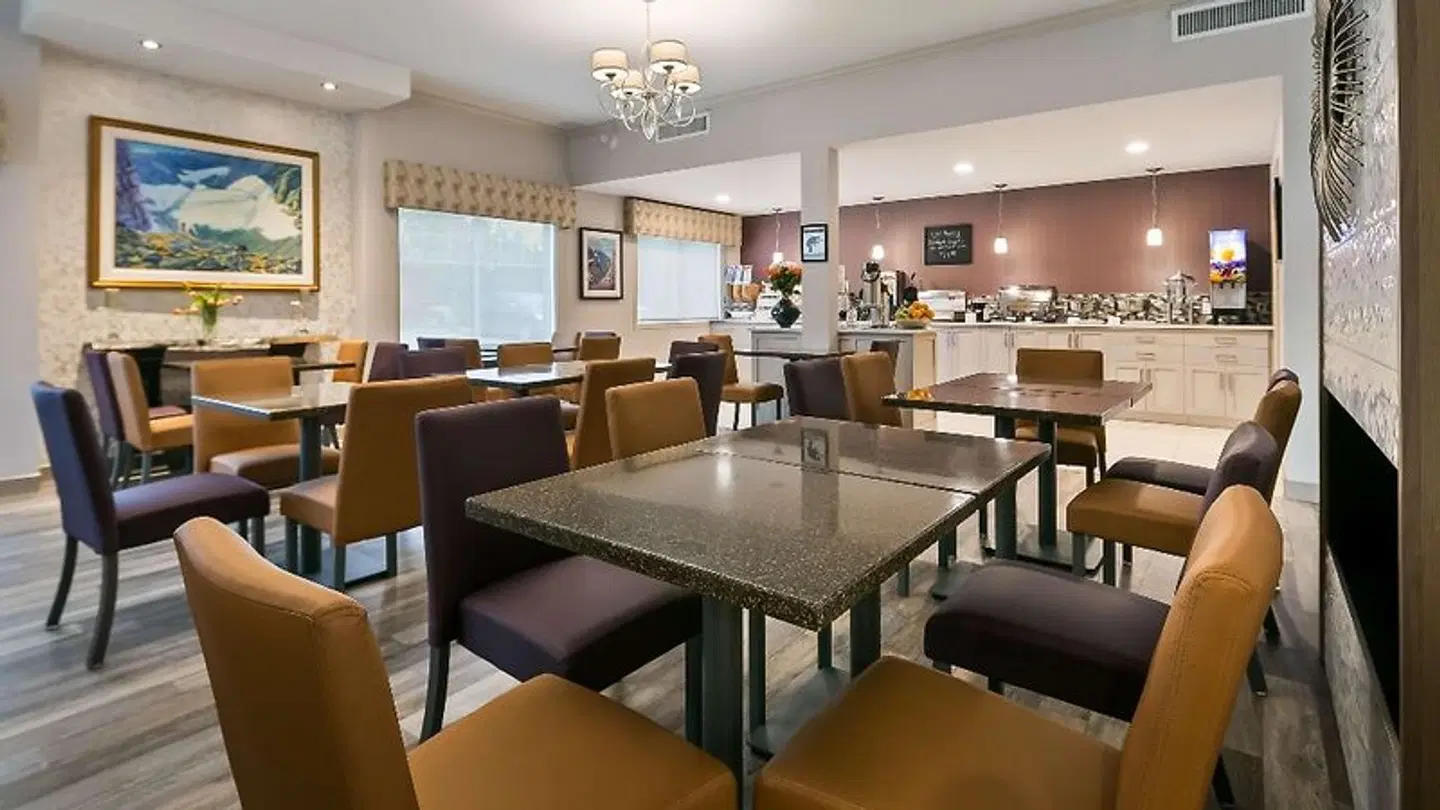 Best Western Mountainview Inn Bar