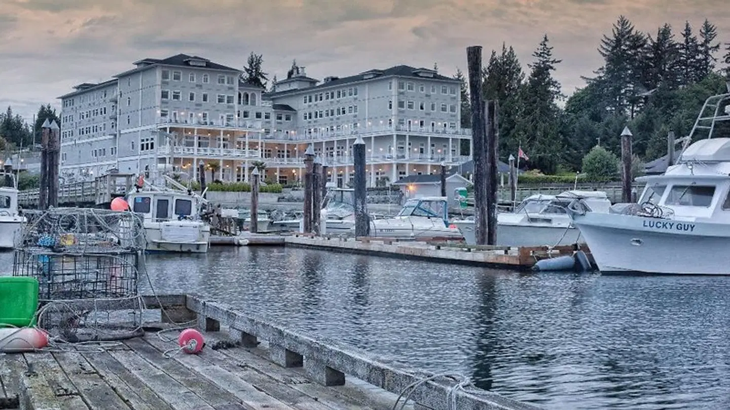 Prestige Oceanfront Resort Sooke EXTERIOR