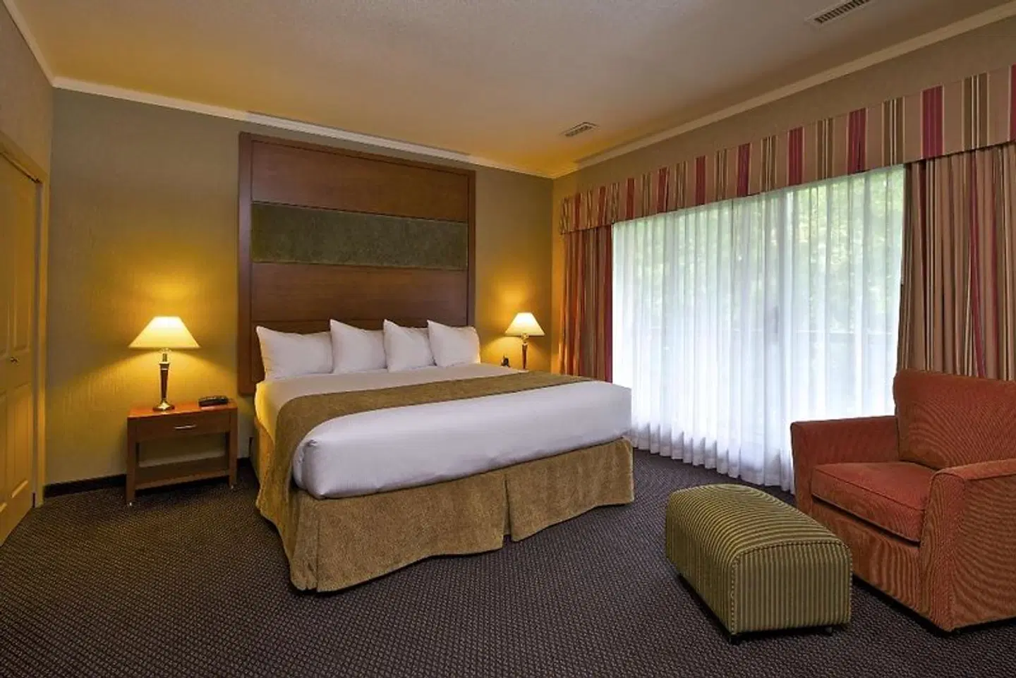 Coast Tsawwassen Inn ROOM_EXAMPLE