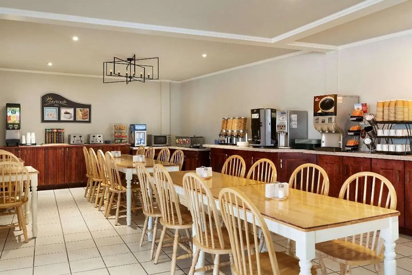 Days Inn by Wyndham Edmundston Bar