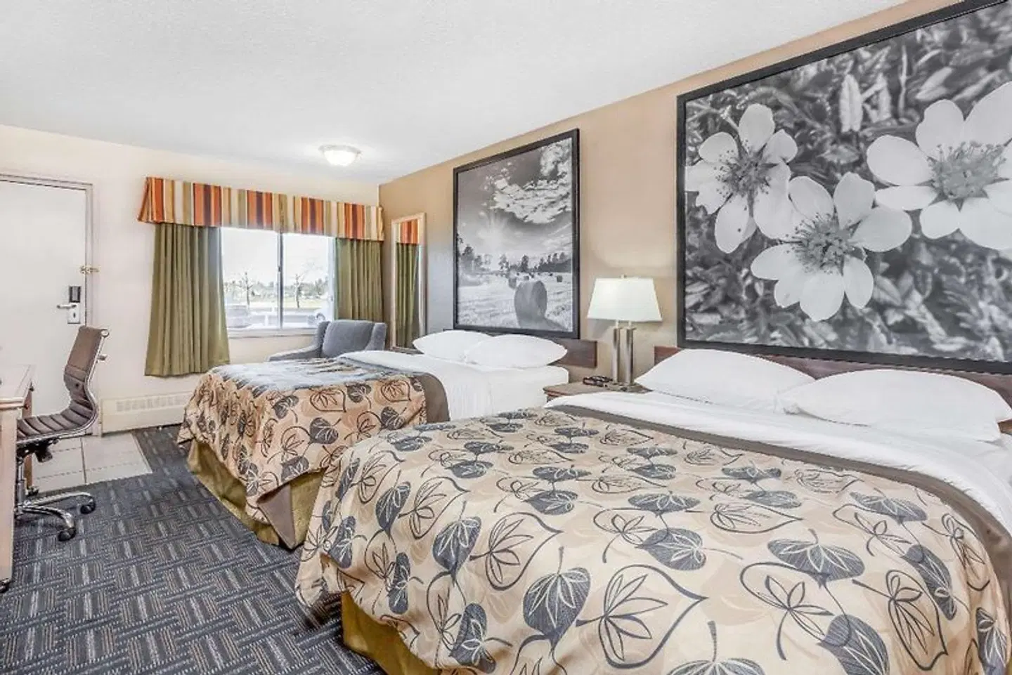 Super 8 by Wyndham Stettler ROOM_EXAMPLE