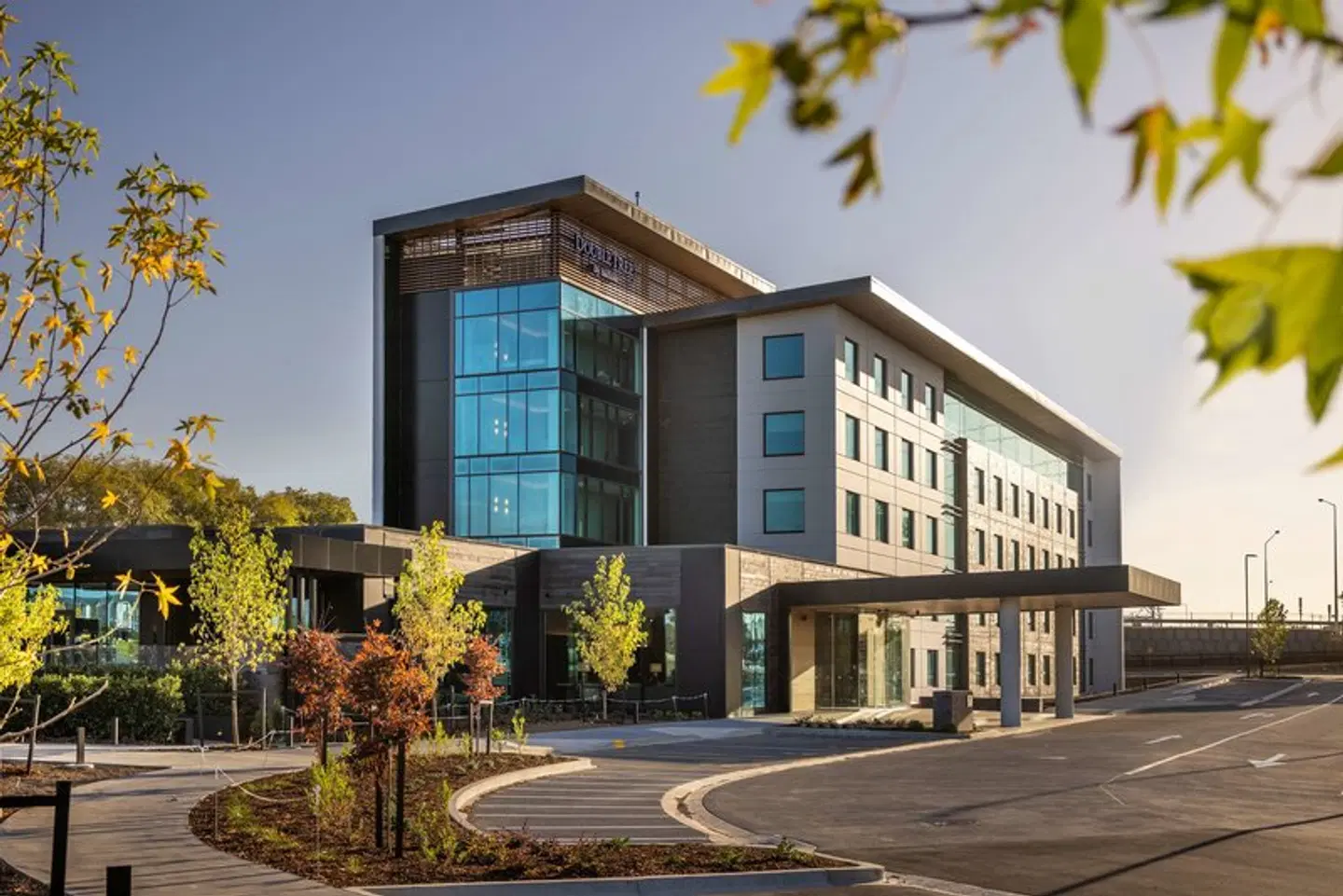 Doubletree By Hilton Karaka EXTERIOR
