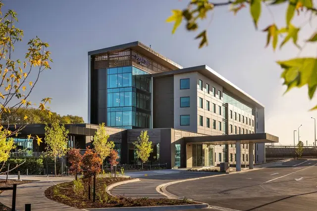 Doubletree By Hilton Karaka EXTERIOR