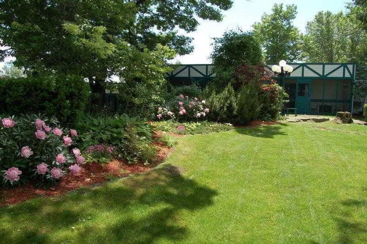 Super 8 by Wyndham Gananoque/Country Squire Resort Garten