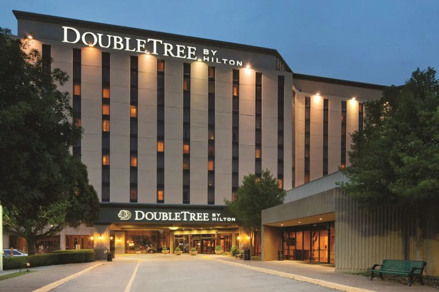 DoubleTree by Hilton Dallas Near the Galleria EXTERIOR