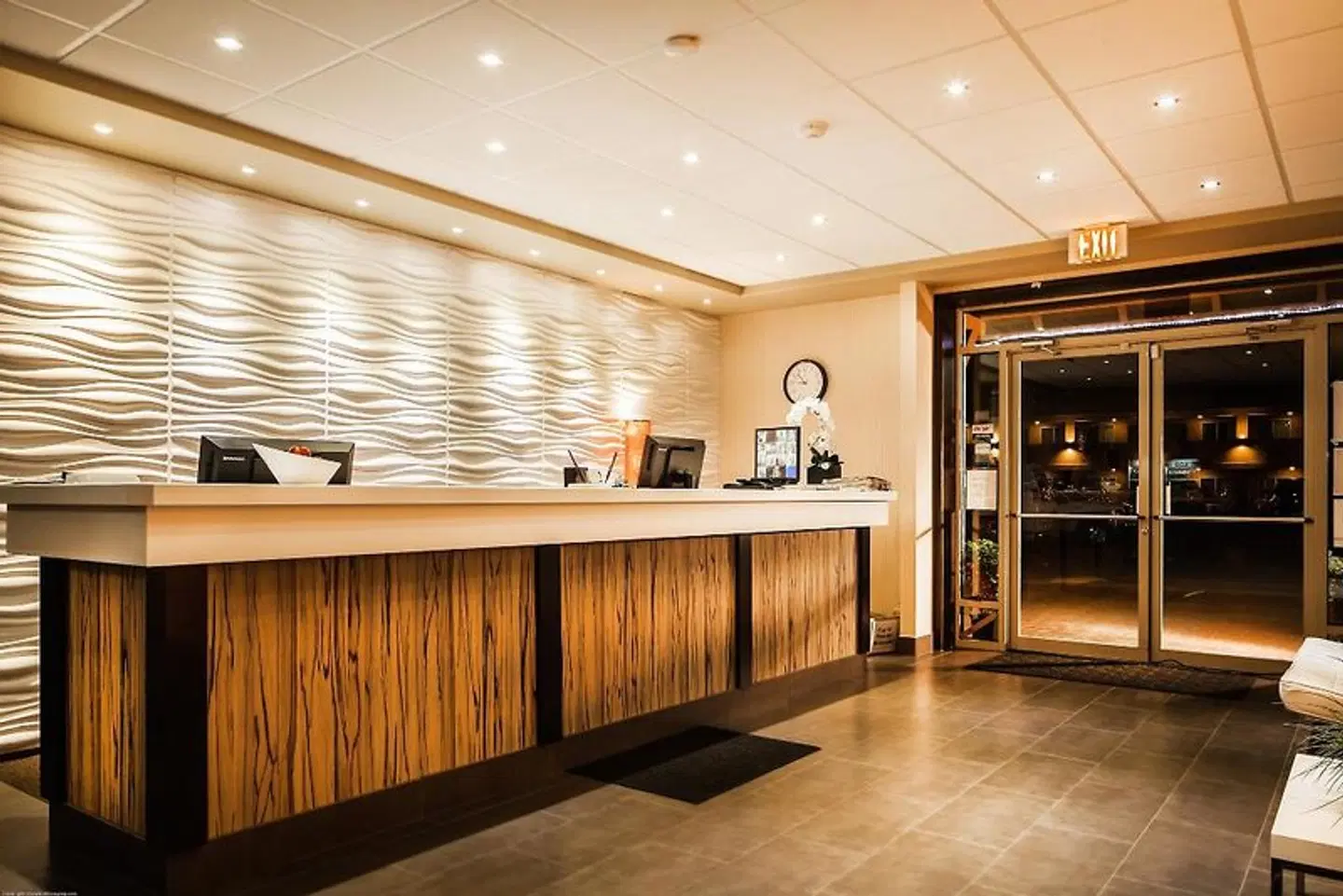 Coast Osoyoos Beach Hotel LOUNGE_LOBBY
