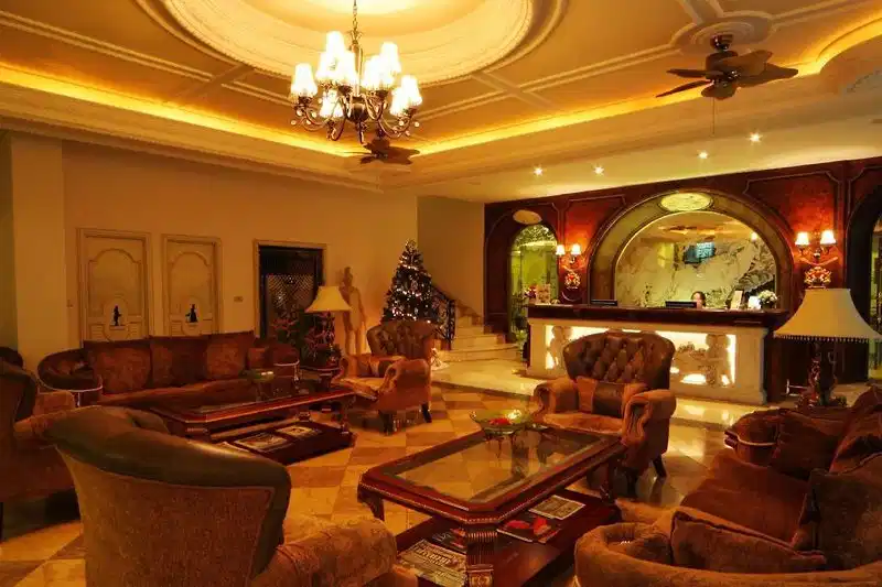 Four Seasons Place – Hotelfoto