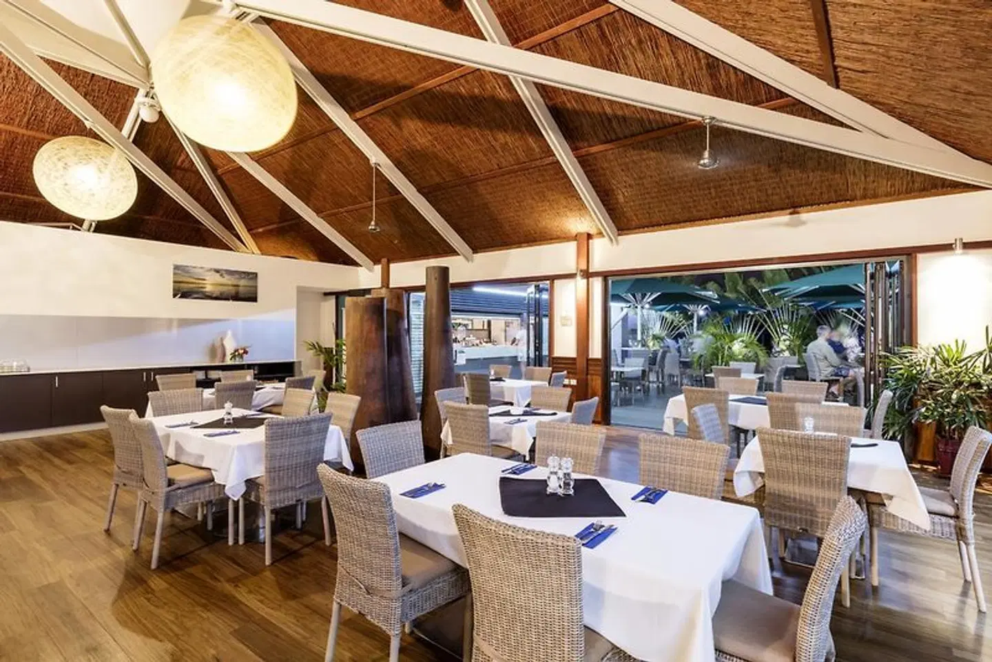 Oaks Cable Beach Resort Restaurant