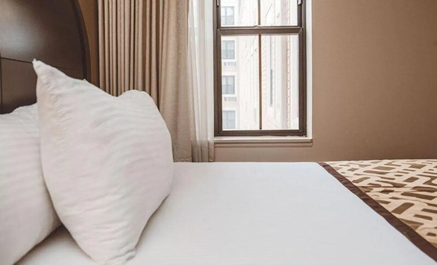 Wyndham Chicago McCormick ROOM_EXAMPLE