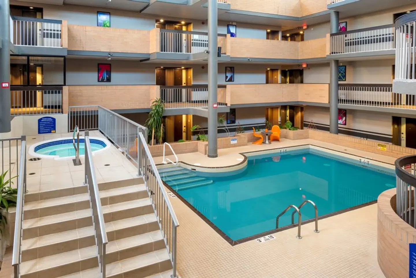 Best Western Plus Village Park Inn Hallenbad