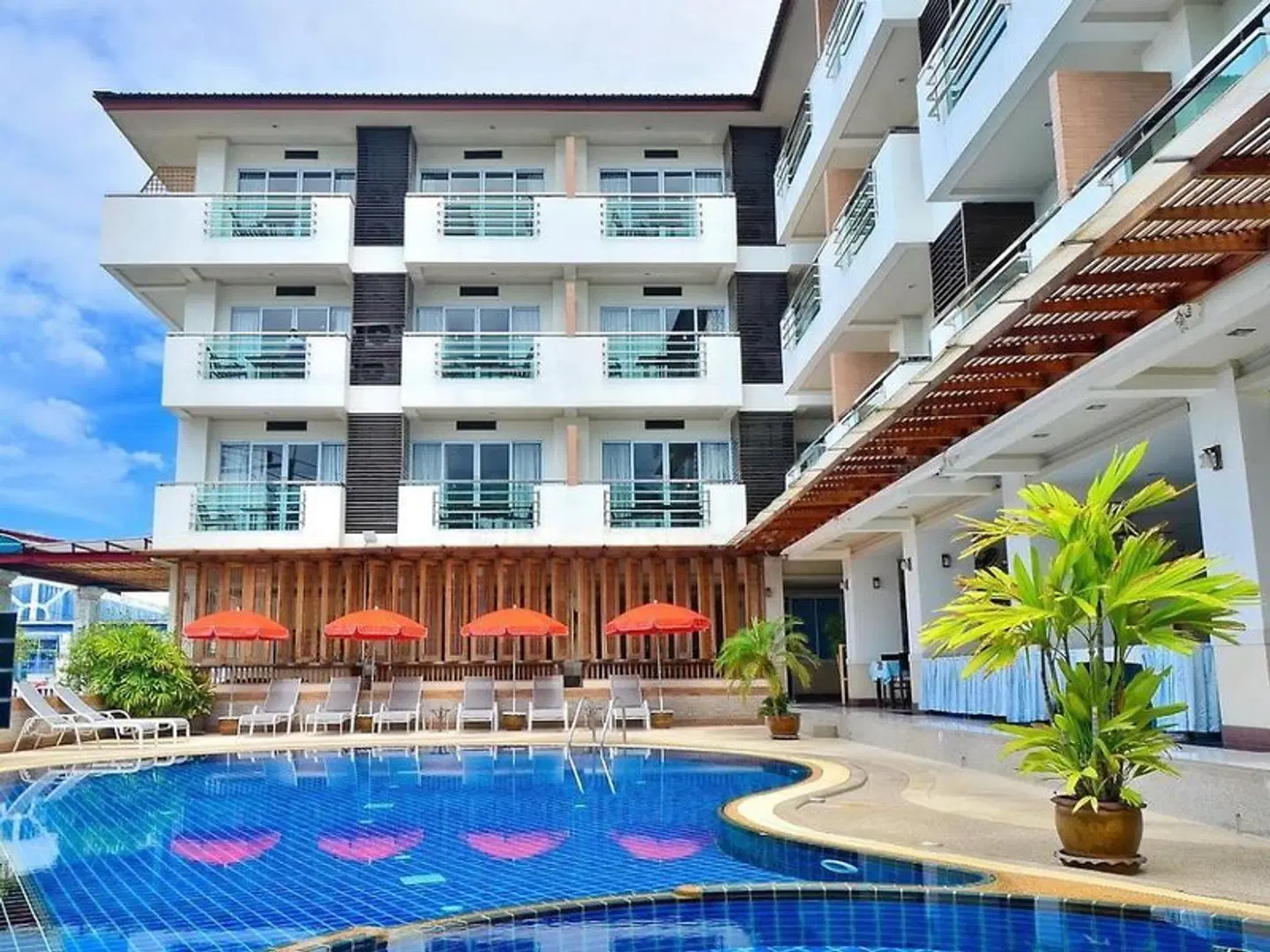 First Residence Hotel EXTERIOR