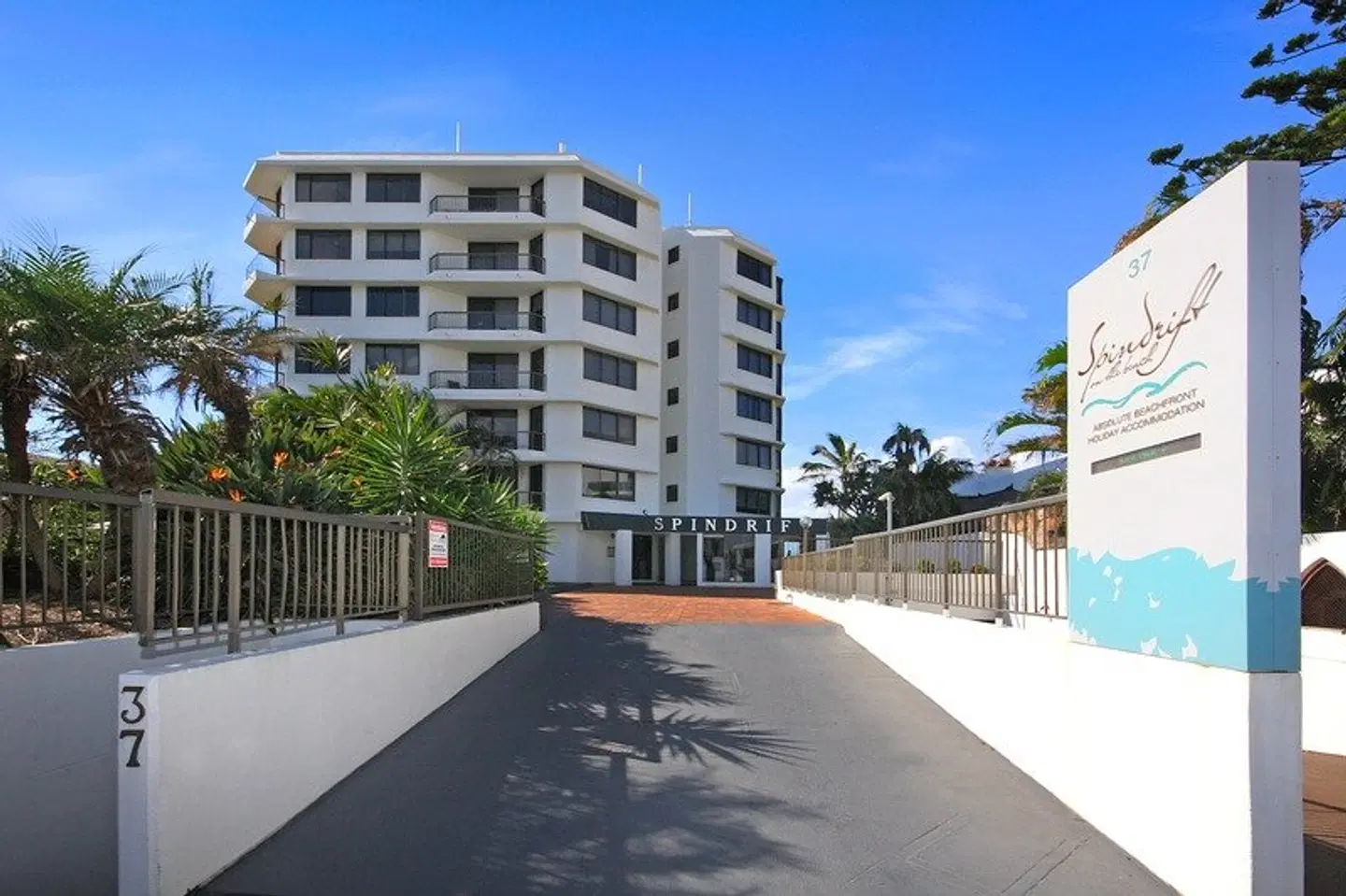 Spindrift on the Beach EXTERIOR