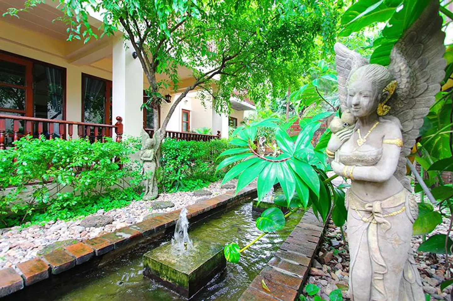 Shewe Wana Suite Resort Garten