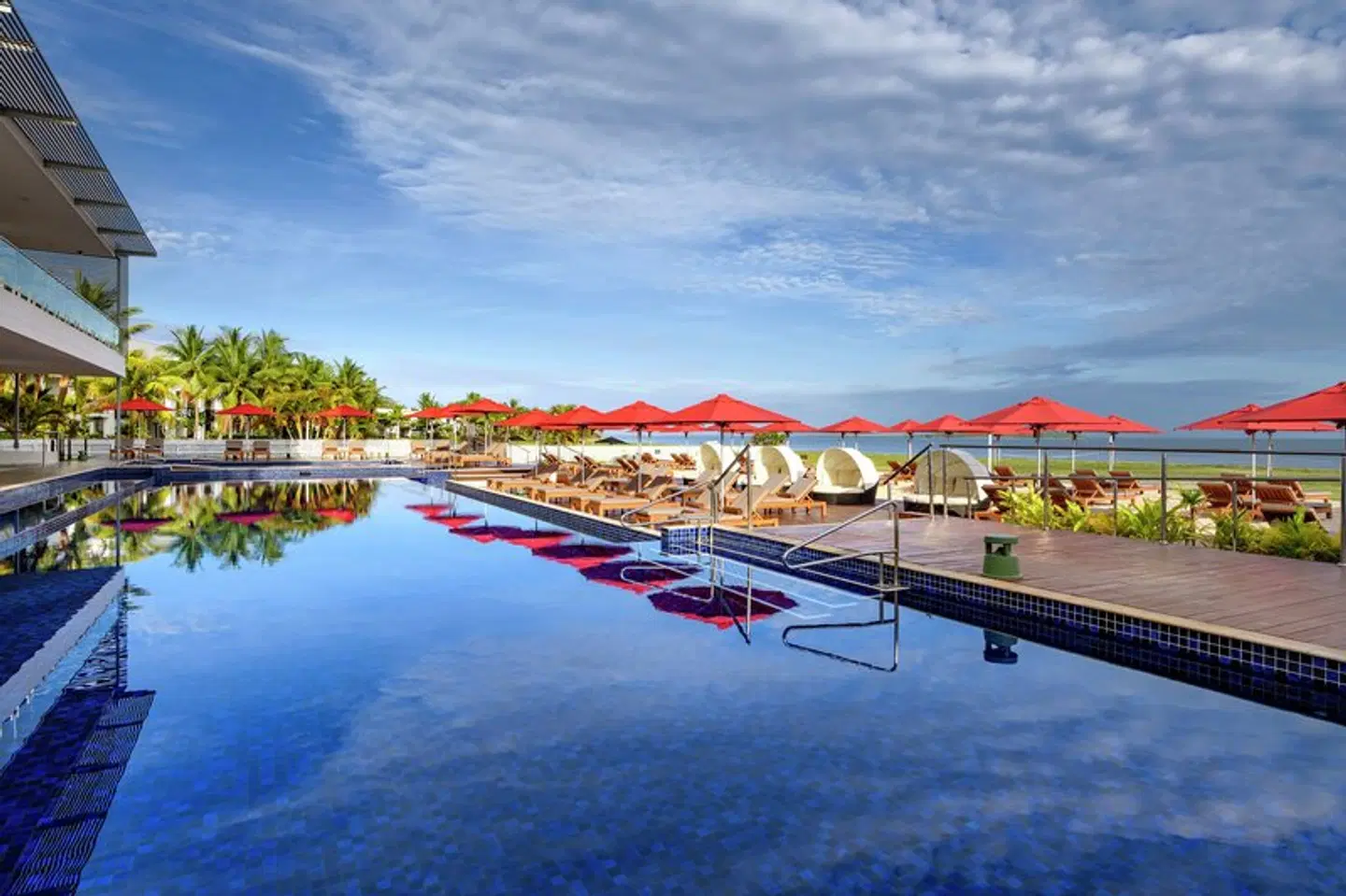 Hilton Fiji Beach Resort & Spa OUTDOOR_POOL