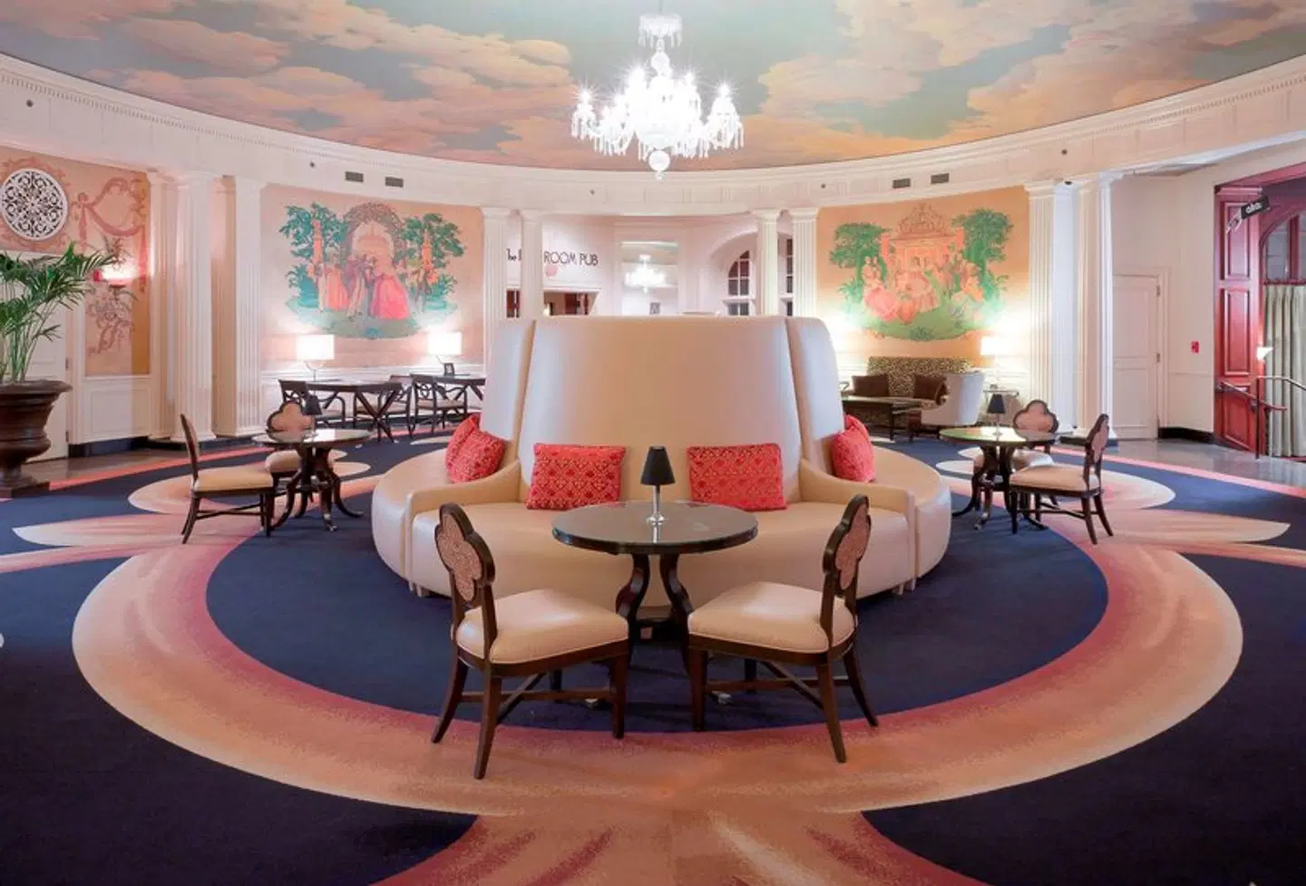 The Hotel Roanoke & Conference Center, Curio Collection by Hilton LOUNGE_LOBBY