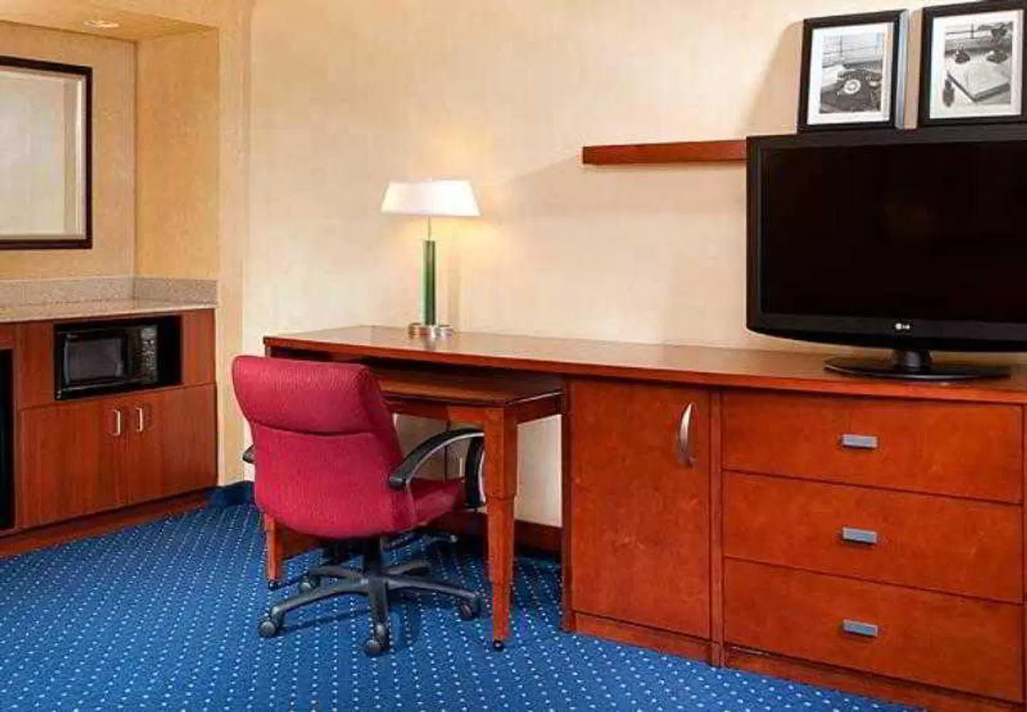 Courtyard by Marriott Detroit Dearborn ROOM_EXAMPLE