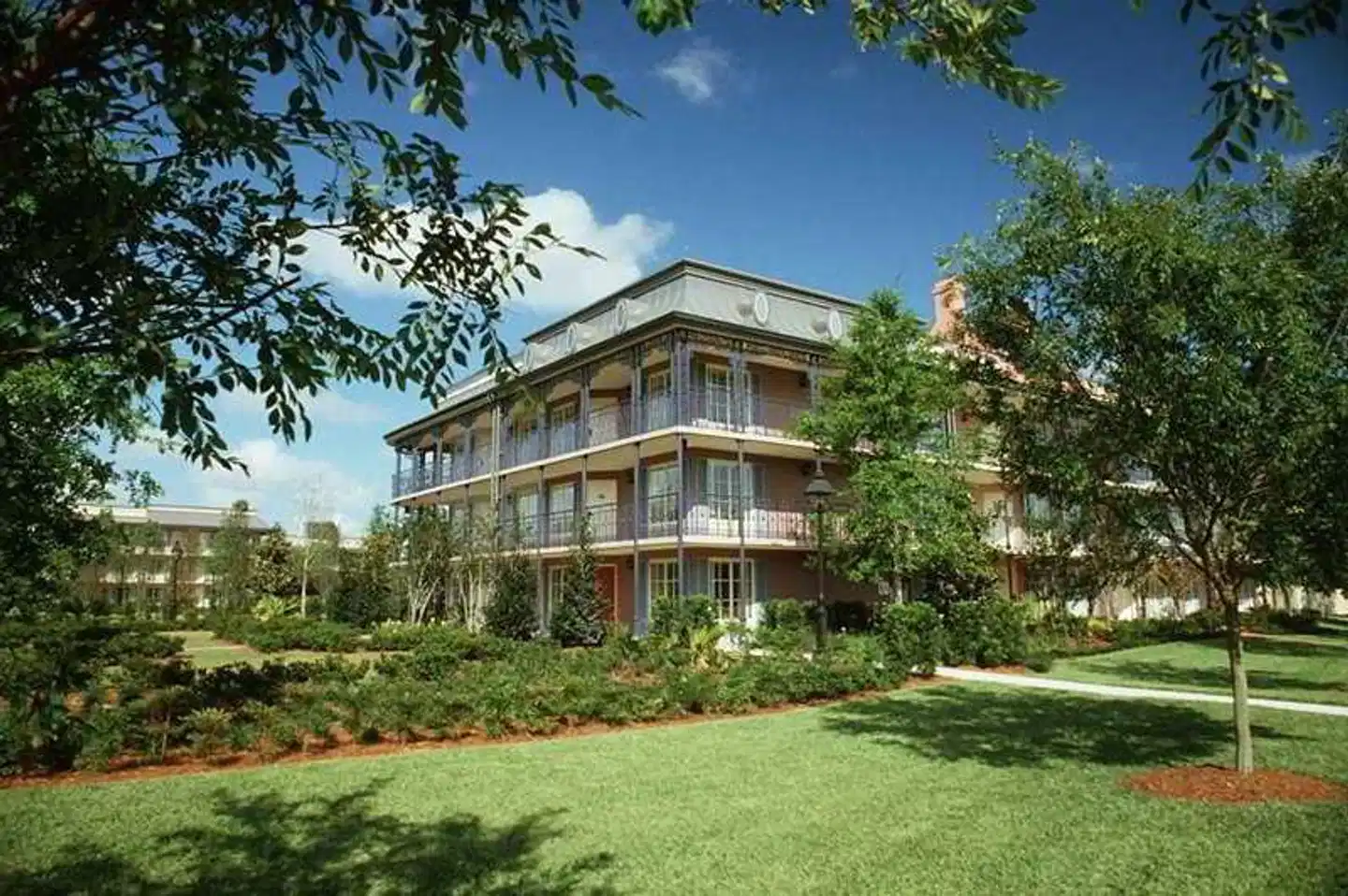 Disney's Port Orleans Resort - French Quarter Aussenansicht