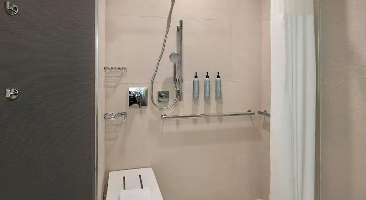 Courtyard By Marriott San Bernardino Loma Linda Badezimmer