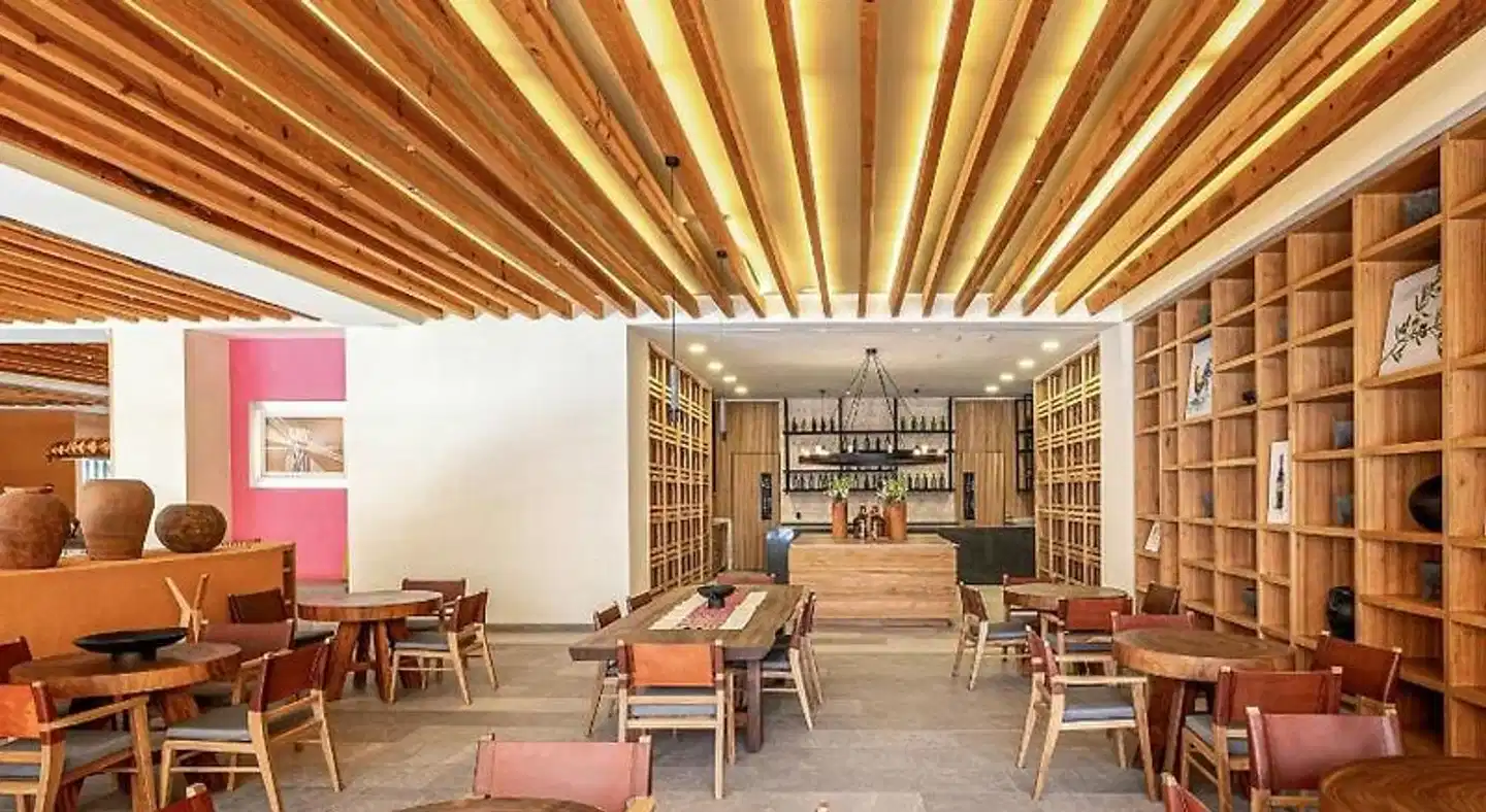 Clevia San Miguel de Allende Autograph Collection Bar