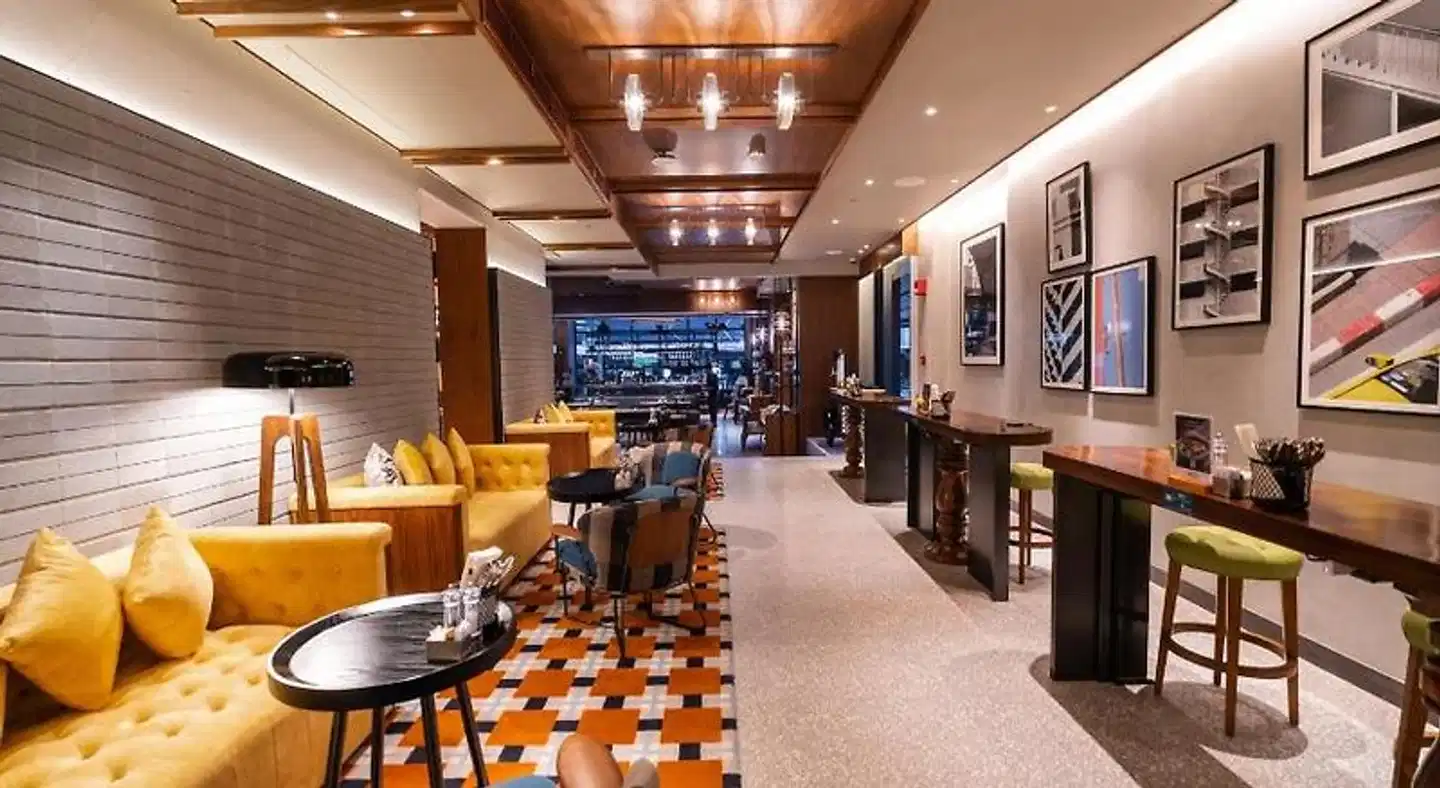 Four Points by Sheraton Bangkok Sukhumvit 22 Bar