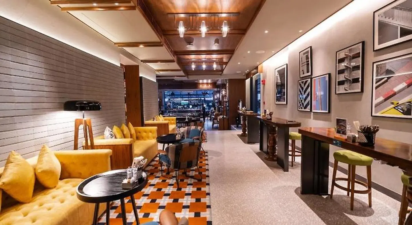 Four Points by Sheraton Bangkok Sukhumvit 22 Bar