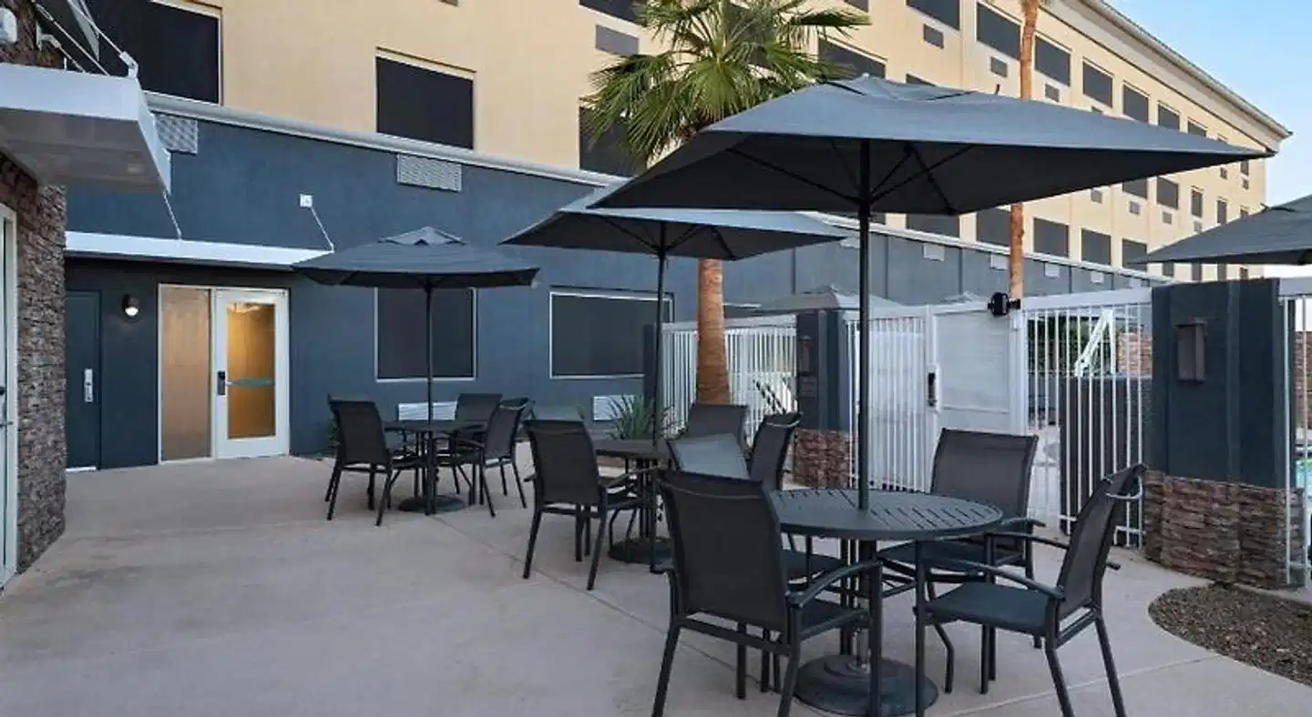 Fairfield by Marriott Inn and Suites Phoenix South Mountain Area Terrasse