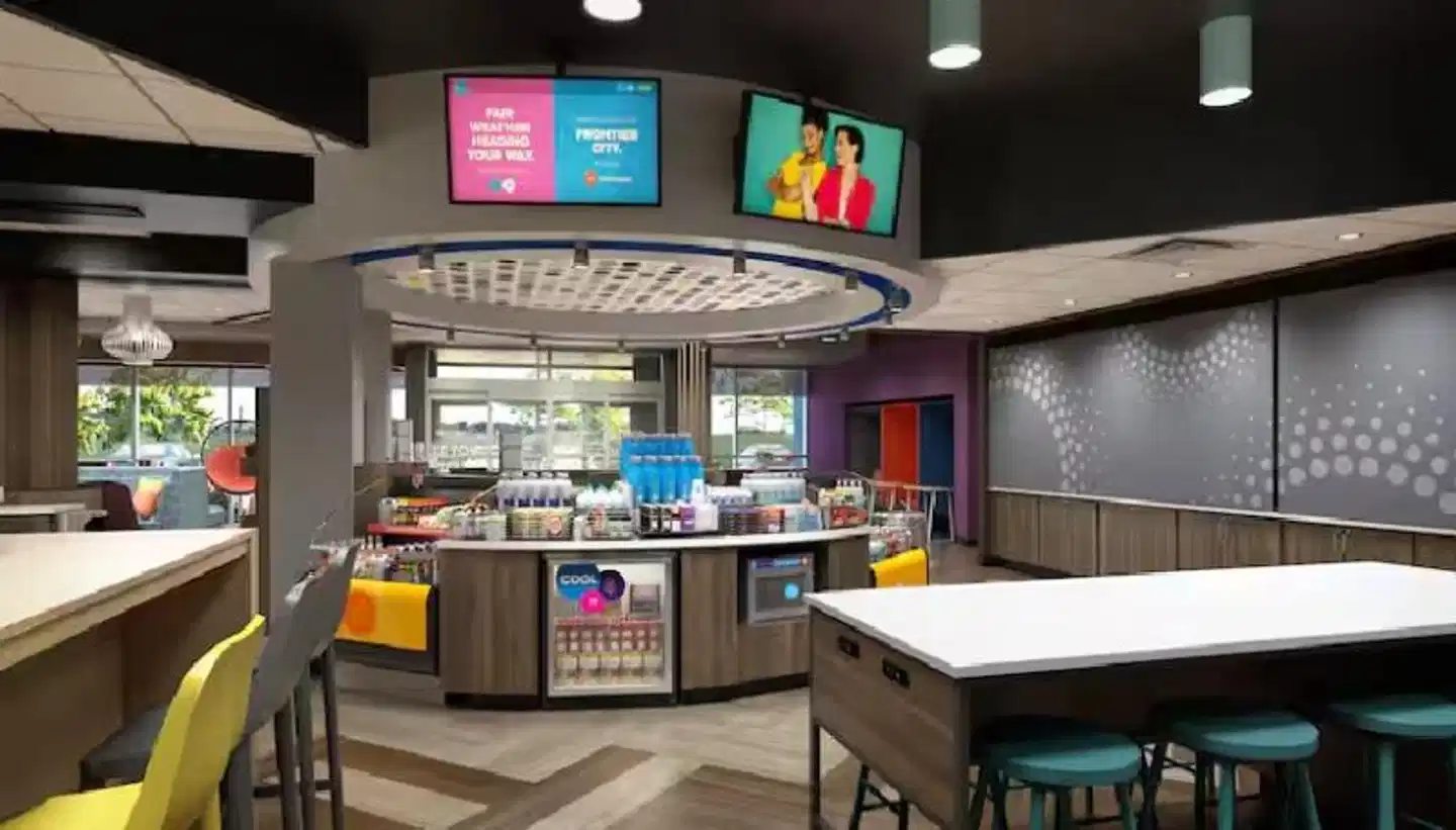 Tru By Hilton Stockbridge Bar