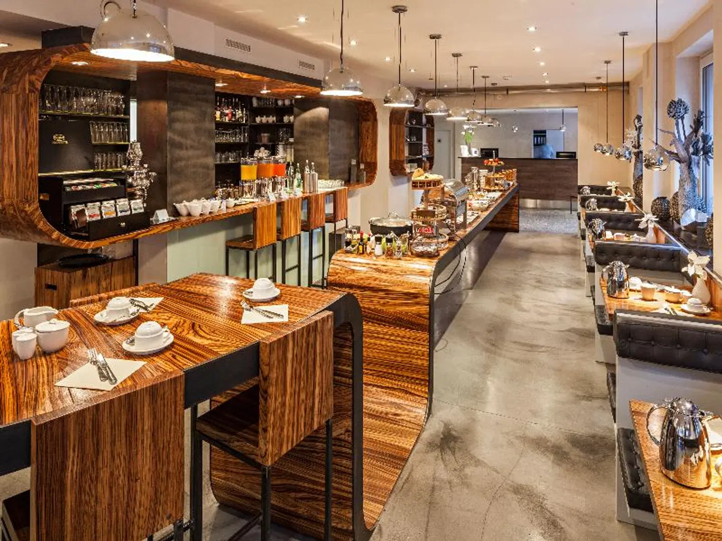 the Deutz, a Tribute Portfolio Hotel Bar