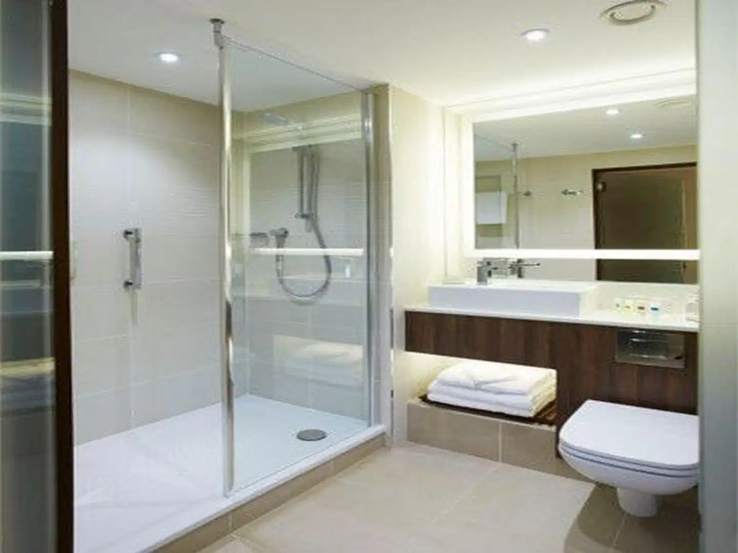 Courtyard by Marriott Aberdeen Airport Badezimmer